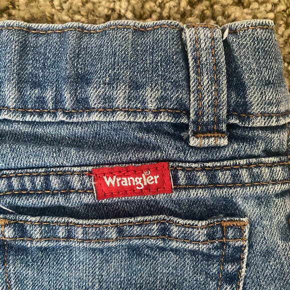 4T wrangler jean shorts - Picture 3 of 4